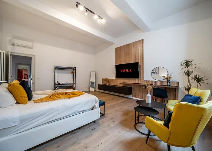 Dehor In Pieno Centro - Piazza Xx Settembre Apartment *